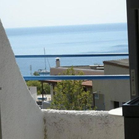 Efrosyni Apartments Agia Marina  Luaran gambar