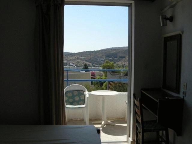 Efrosyni Apartments Agia Marina  Luaran gambar