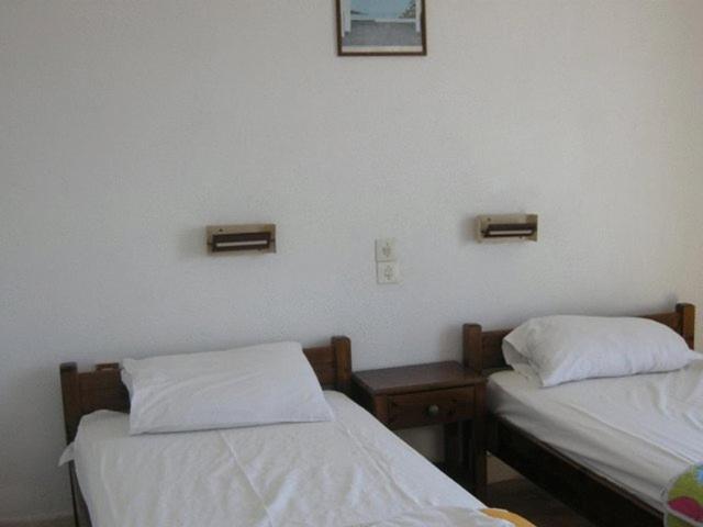 Efrosyni Apartments Agia Marina  Luaran gambar