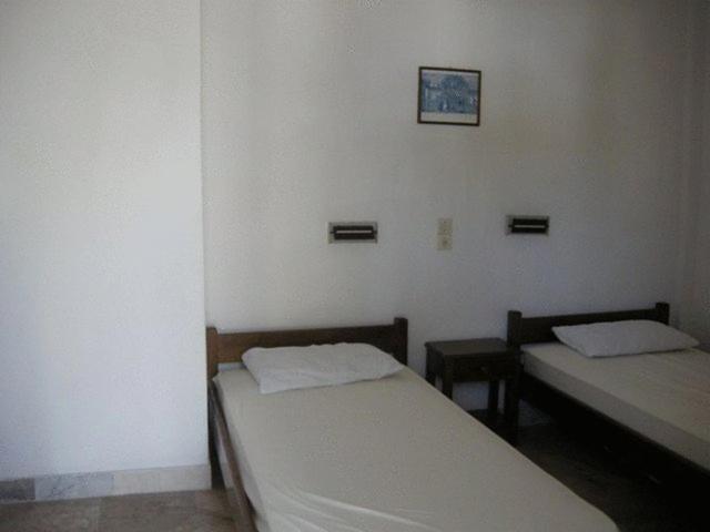 Efrosyni Apartments Agia Marina  Luaran gambar