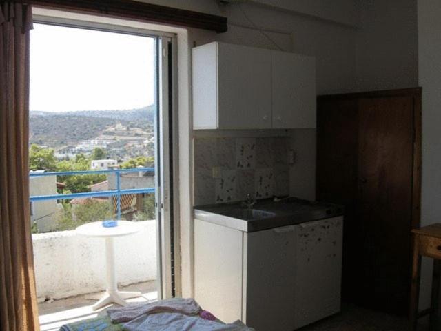 Efrosyni Apartments Agia Marina  Luaran gambar